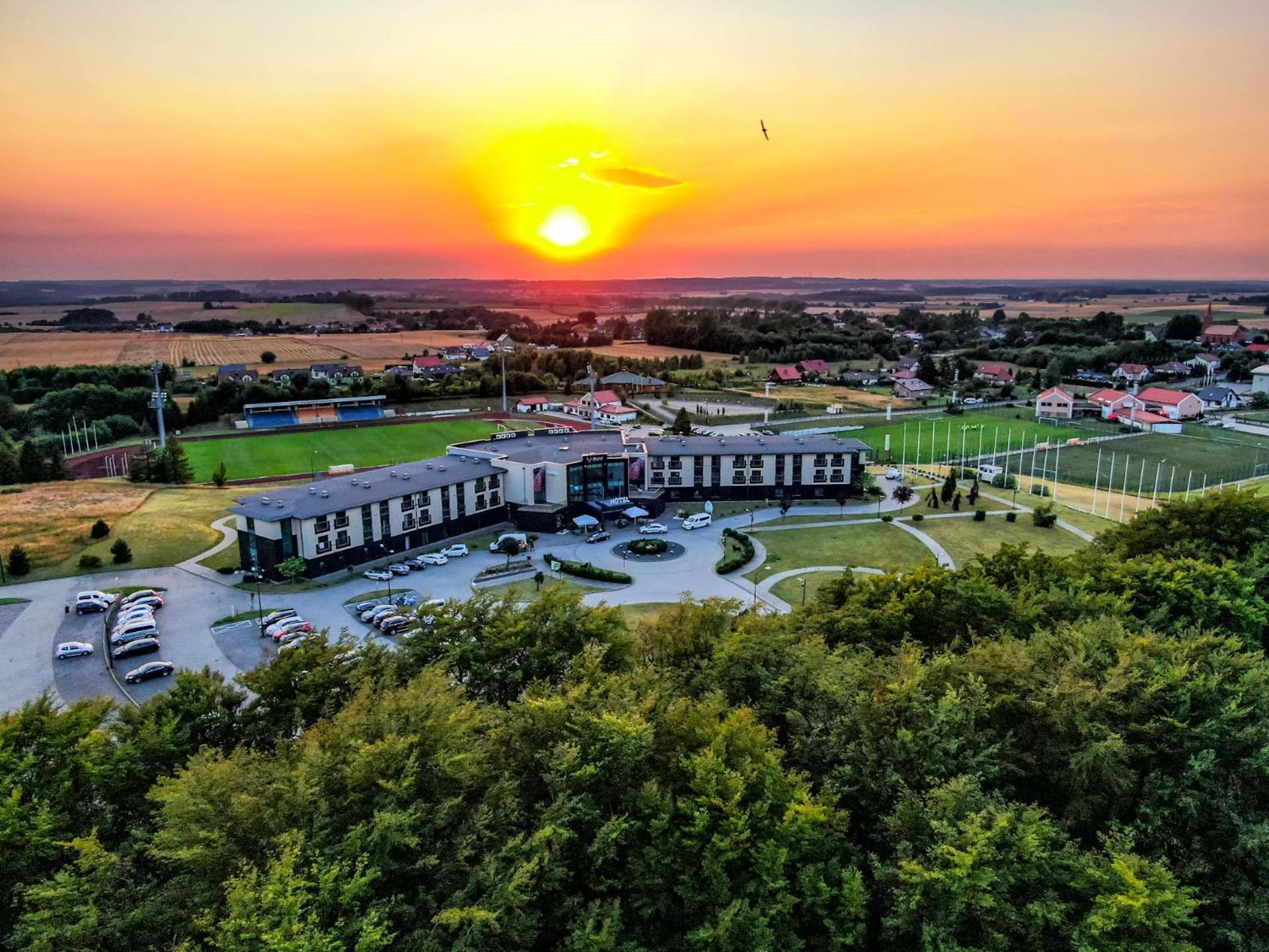 Hotel Mistral Sport Gniewino Bagian luar foto